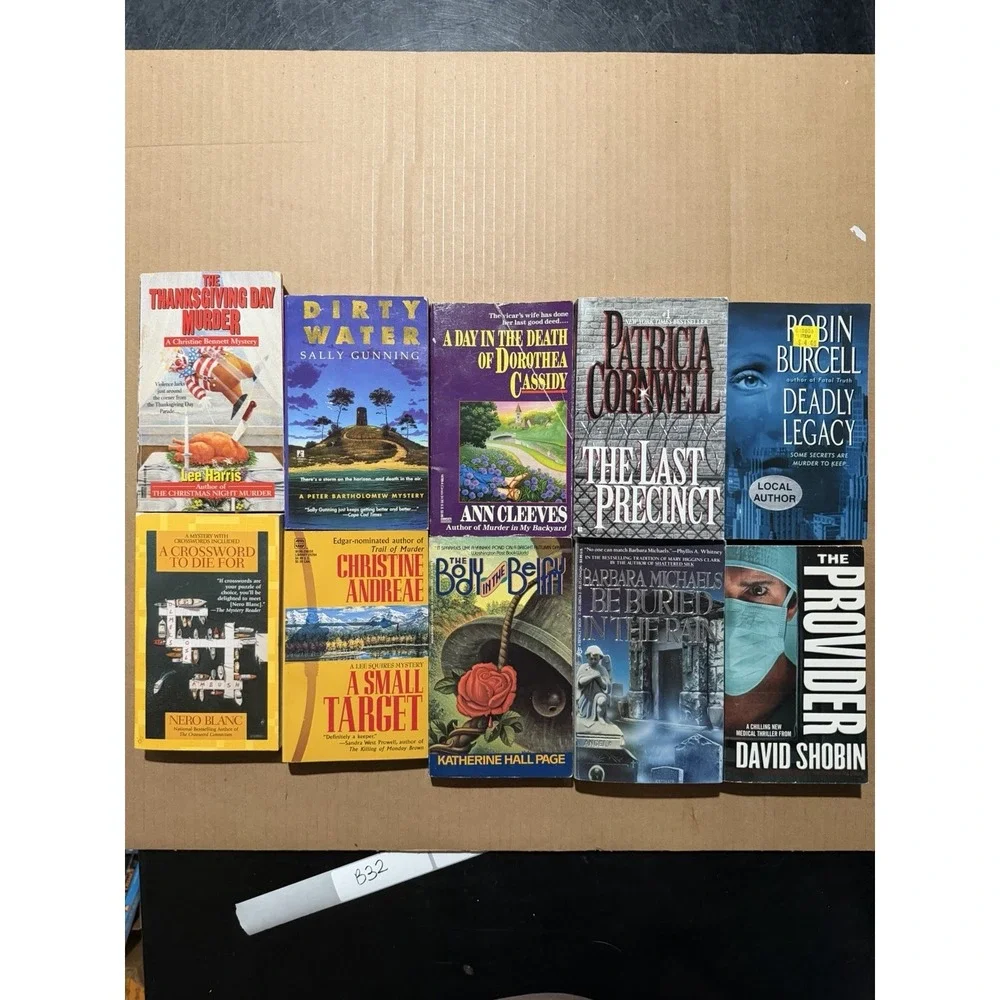 Lot of 10‎ random murder mystery novel paperback books, various authors B32